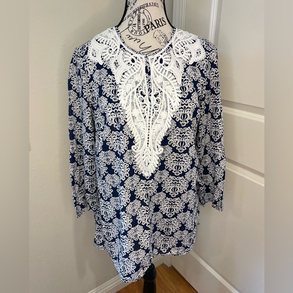 Talbots Tunic Top Navy and White Medallion